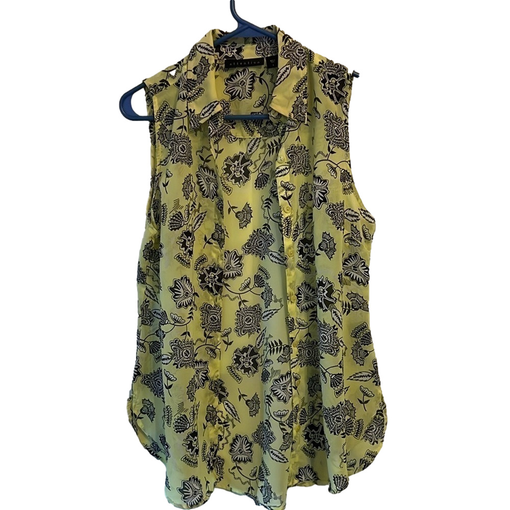 Attention Women’s Sleeveless Small  Button up blouse